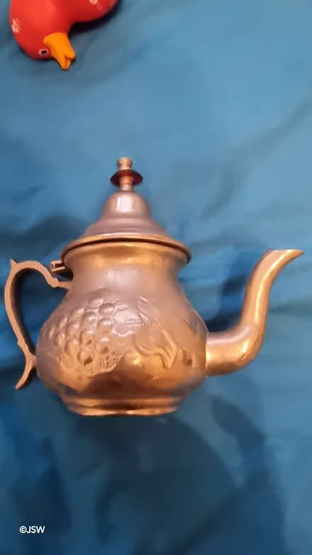 Photo of free Box of assorted ornaments etc (Colindale NW9) #2