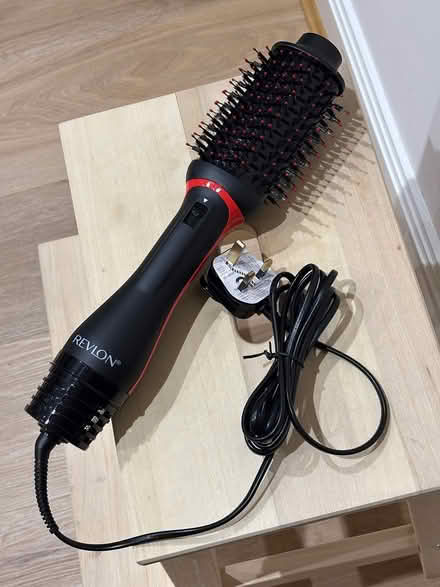 Photo of free Revlon hair styling tool almost new (Amersham HP6) #1