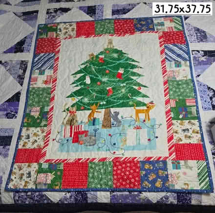 Photo of free Christmas quilt/wall hanging (off Fisher Blvd) #1