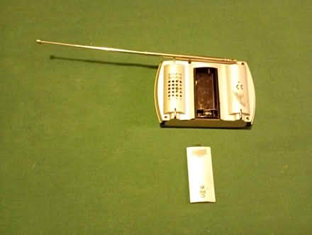 Photo of free Traveller's radio alarm clock (Norcot RG30) #3