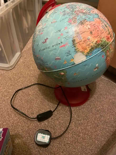 Photo of free Globe light (Oakridge RG21) #1