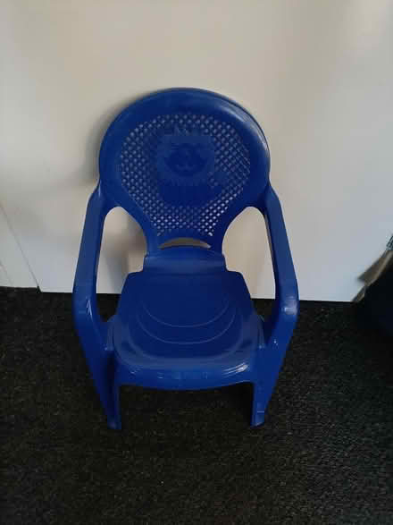 Photo of free Kids plastic chair (Gorebridge EH23) #1
