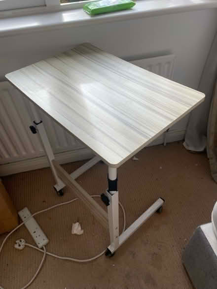 Photo of free Desk (Sandymount/Ringsend) #1