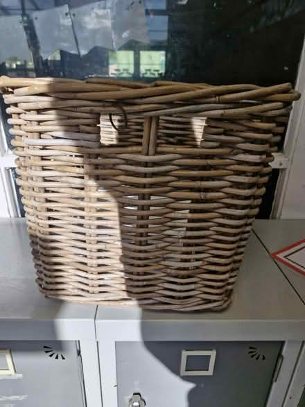 Photo of Baskets, pots, trays etc (DE21) #2