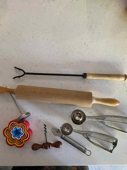 Photo of free Kitchen stuff (Heath and Reach LU7) #1