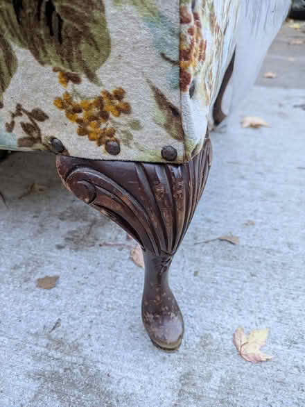 Photo of free Vintage chair, curbside (Cabbagetown) #2