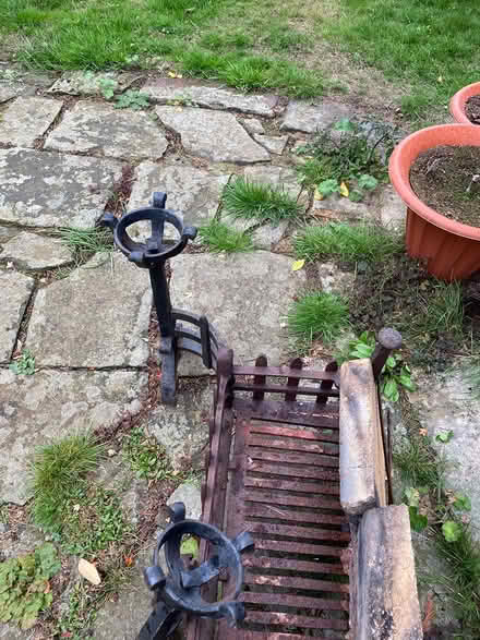 Photo of free Fire grate (Heath and Reach LU7) #3