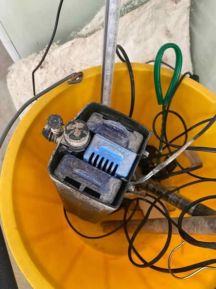 Photo of free Fish Tank (Esher KT10) #3