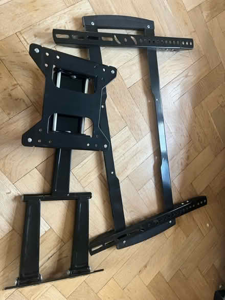 Photo of free brackets/arm for wall mounting TV (Epsom KT17) #1