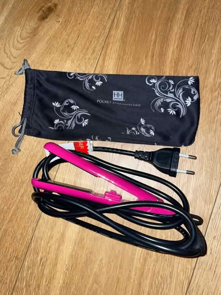 Photo of free Travel size straightener (Stockwell) #1