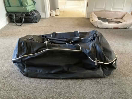 Photo of free Large nike holdall (Allestree) #1