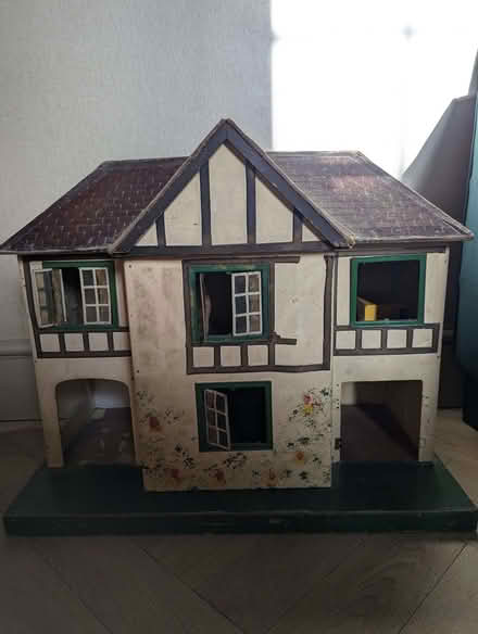 Photo of free Vintage doll house (Brookvale RG21) #1