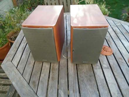 Photo of free Speakers (HR1) #1