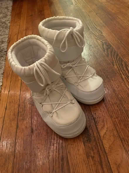 Photo of free Fake Moon Boots (Winter Hill) #1