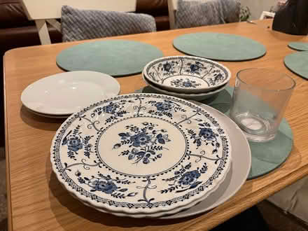 Photo of free Plates, bowls, side plates (Balham SW12) #1