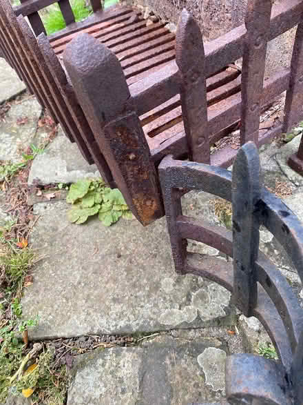 Photo of free Fire grate (Heath and Reach LU7) #2