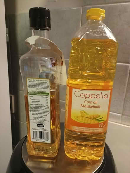 Photo of free Cooking oils (South reading RG2) #2