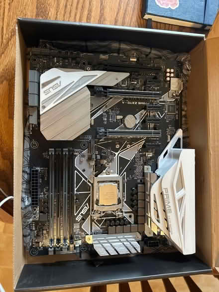 Photo of free Intel I7-8700 & Z370 motherboard (Spring Hill) #1