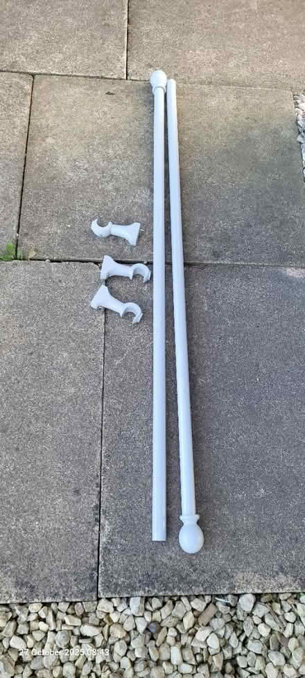 Photo of free Curtain Pole With Fixings (Swallownest S26) #1