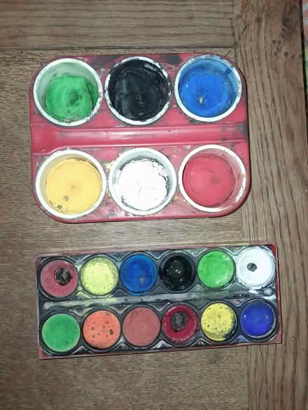 Photo of free Paint boxes in CO2 (Saint George's CO2) #1