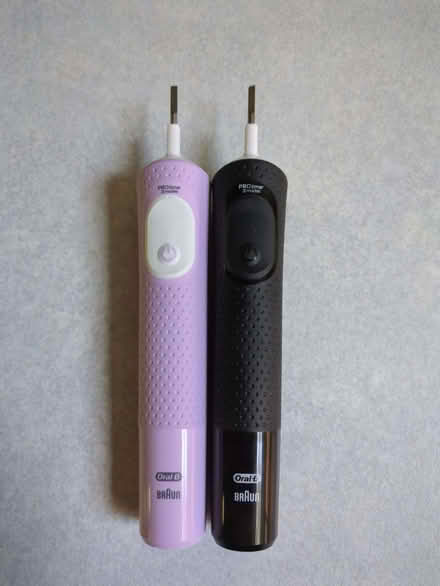Photo of free Oral B Braun electric toothbrush handles (Earley RG6) #1