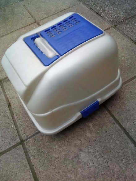 Photo of free Cat litter housing (Great Missenden HP16) #1