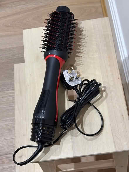 Photo of free Revlon hair styling tool almost new (Amersham HP6) #2