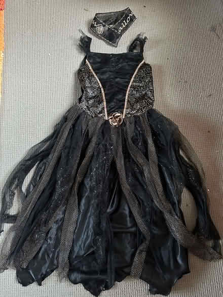 Photo of free Halloween costume - black - aged 11-12 (GU51) #1