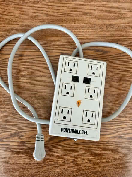 Photo of free Six outlet plug set (Millville area of Naugatuck) #1