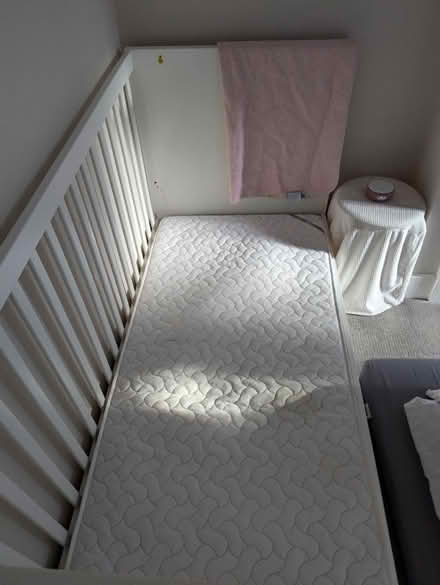 Photo of free Baby crib (BR2) #1