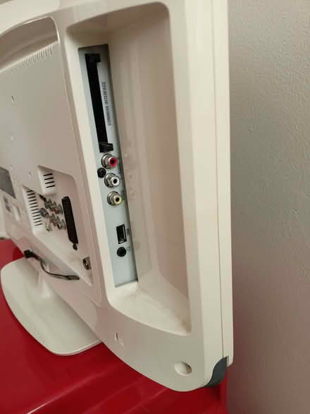 Photo of free TV - 22", no remote control (Chesham HP5) #3