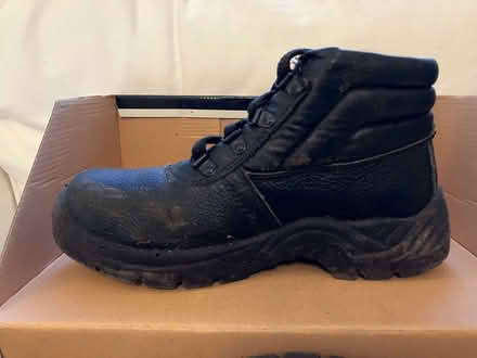 Photo of free Dickies steel toe cap safety boots (Critchill BA11) #3