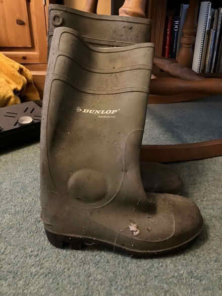 Photo of free Dunlop steel toe cap wellies (Critchill BA11) #2