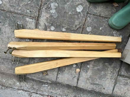 Photo of free White dinning table extendable (Ipswich, IP1) #2