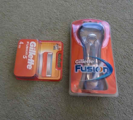 Photo of free Fusion razor handle and three blades. (Addiscombe CR0) #2