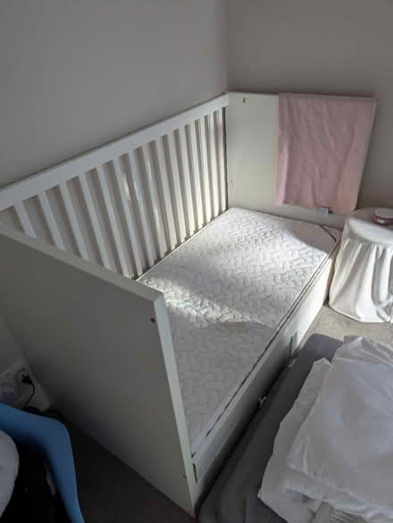 Photo of free Baby crib (BR2) #2