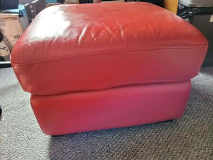 Photo of free Pouffe - Red (AB16) #2
