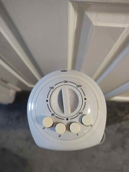 Photo of free Oscillating tower fan (Dawlish EX7) #2