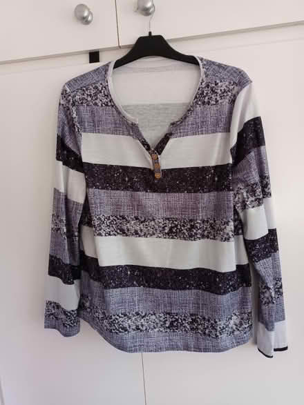 Photo of free New ladies tops (DE21) #4