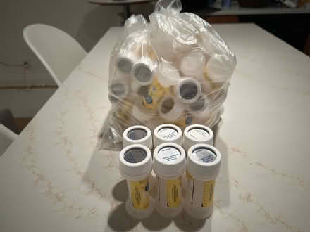 Photo of free 2-oz containers (UWS (W. 85th & Riverside Dr.)) #1
