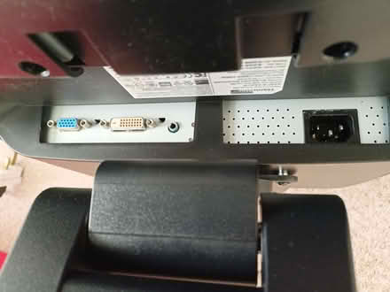 Photo of free Computer Monitor (Chesham HP5) #3