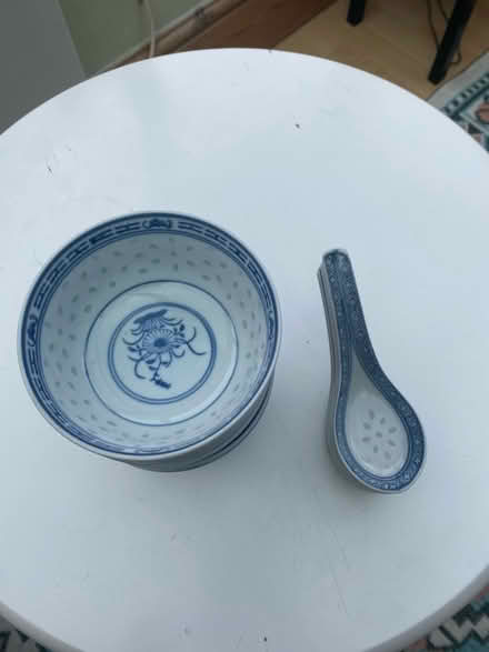 Photo of free 6 porcelain Chinese bowls and spoon (Peterborough Broadway PE1) #2