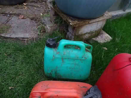 Photo of free 3x plastic fuel cans (Tolworth KT5) #2