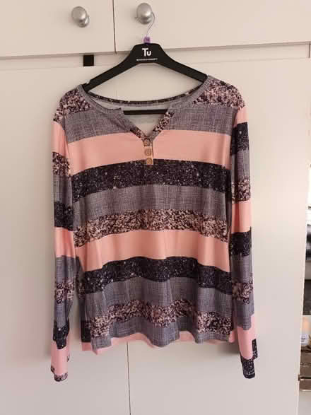 Photo of free New ladies tops (DE21) #2