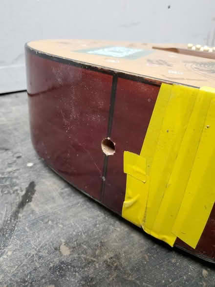 Photo of free Old Guitar (HD6) #3