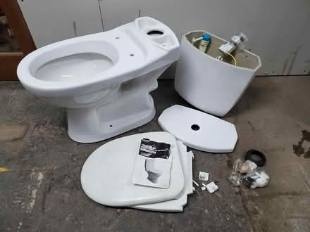 Photo of free Wickes Toilet and Cistern (HD6) #1