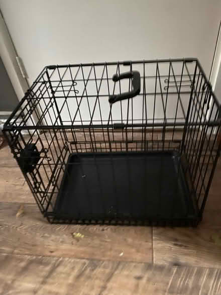 Photo of free Small dog or cat crate (Sturdee Road LE2) #4