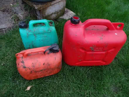 Photo of free 3x plastic fuel cans (Tolworth KT5) #1