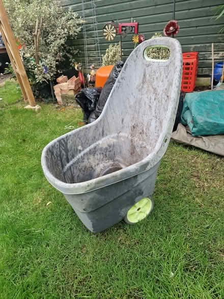 Photo of free Garden plastic wheelbarrow (Windsor SL4) #1