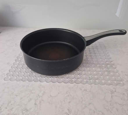 Photo of free Tefal Non stick pan 25cm (Flitwick MK45) #1